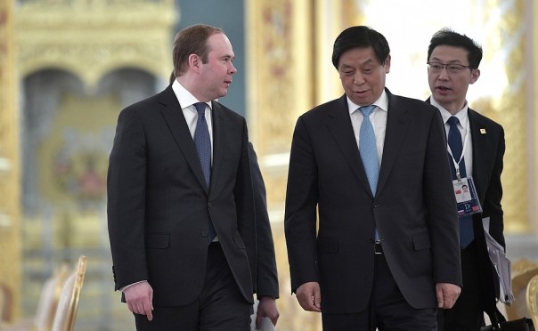 Неконспирологическая гипотеза о причинах одного визита: Зачем Антон Вайно появился в Китае