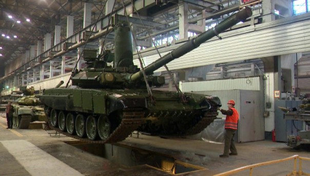 Купание танка: Т-90 проверили на герметичность | Истребители отработали перехват и уничтожение воздушной цели