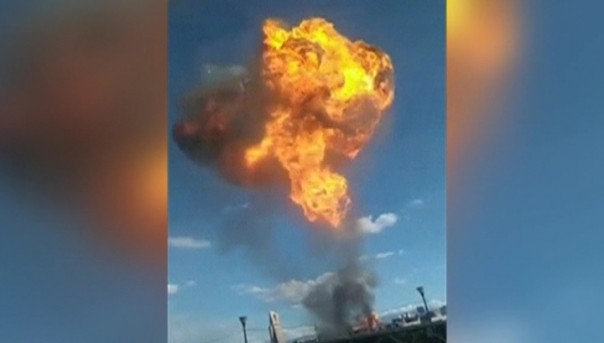 В Мехико две тысячи человек эвакуировали после взрыва на алкогольной фабрике