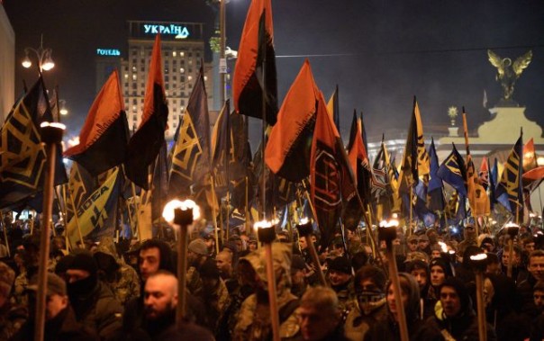 В Киеве националисты заблокировали на АЗС машину женщины с ребёнком-инвалидом