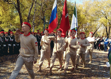 Под флагом «Юнармии»: школьники из разных регионов присягают на верность движению