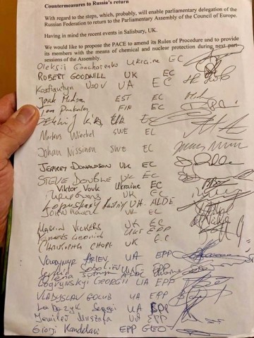 В ПАСЕ предложили обеспечить депутатов химзащитой на случай возвращения России