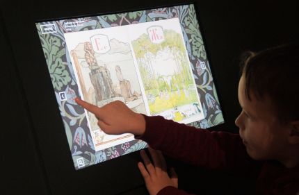 Захарова предположила, что Украина вскоре запретит "Азбуку в картинках"