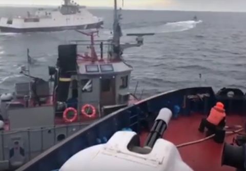 Появилось эпическое видео тарана украинских нарушителей