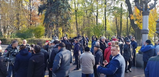 В Киеве возложили цветы к могиле Неизвестного солдата