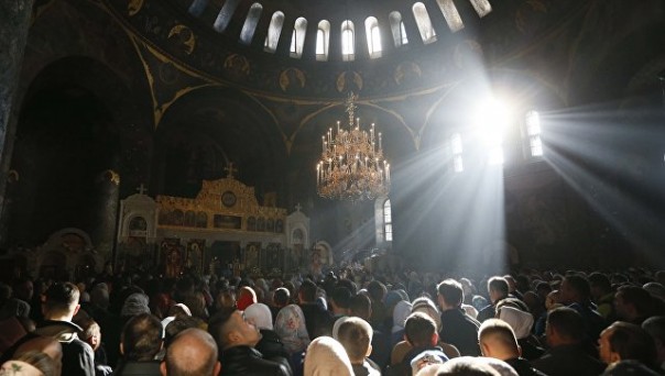 В РПЦ ответили на призыв Порошенко вернуться "домой, в Россию"