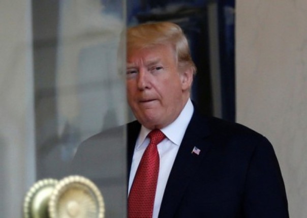 Трамп унизил Порошенко в Париже | Порошенко наблюдал, как Путин дружески потрепал Трампа