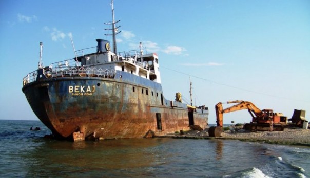 Москва сдержала слово: крупные российские компании покидают порты Прибалтики