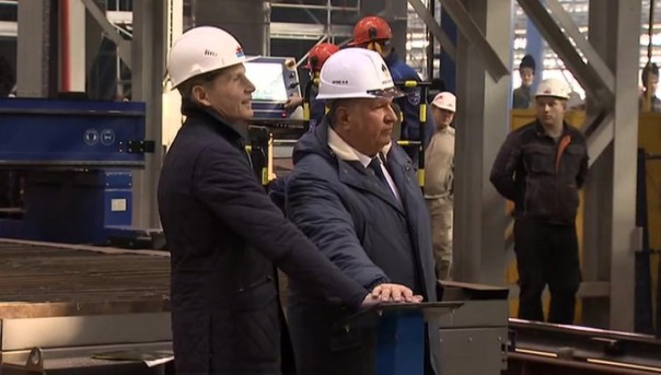 Новая эра в судостроении: на "Звезде" начали серийное производство танкеров на СПГ