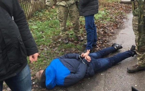 В Житомире задержали десантников на продаже взрывчатки