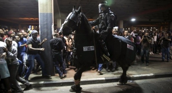 В Тель-Авиве вспыхнули массовые беспорядки