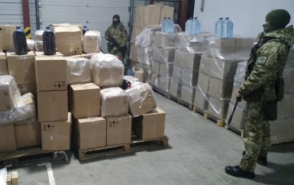 В Одессе в офисе почтовой компании изъяли 5 тысяч литров алкоголя