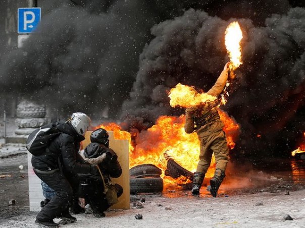 «Майдан» как биполярное расстройство: о пятой годовщине событий в Киеве. Андрей Бабицкий