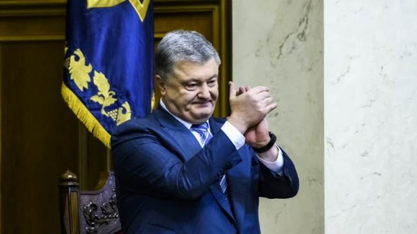 Он сбежал: Порошенко не выступил перед депутатами украинского парламента