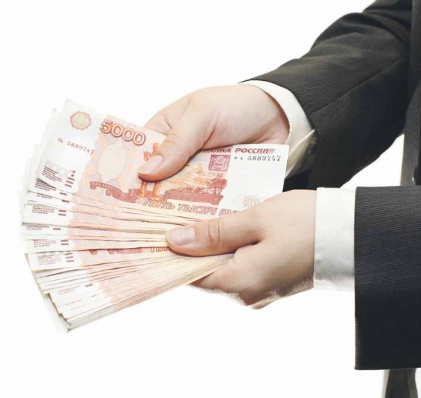 Все начнут расплачиваться наличкой: эксперт рассказал, к чему приведут проверки мелких банковских переводов