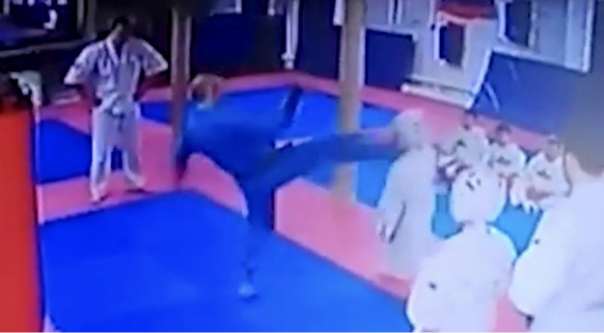 В Подмосковье тренер наказал ребенка ударом ногой по голове. Тренер задержан