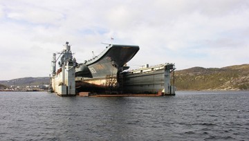 В Минобороны рассказали о состоянии "Адмирала Кузнецова" после ЧП с краном