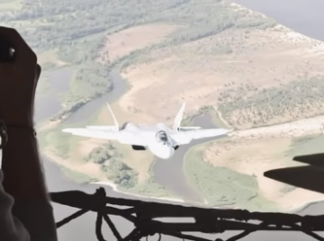 В Сети появилось видео "дозаправки" Су-57 в воздухе
