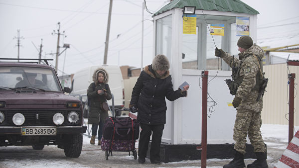 Более 800 россиян не пустили на Украину после введения военного положения