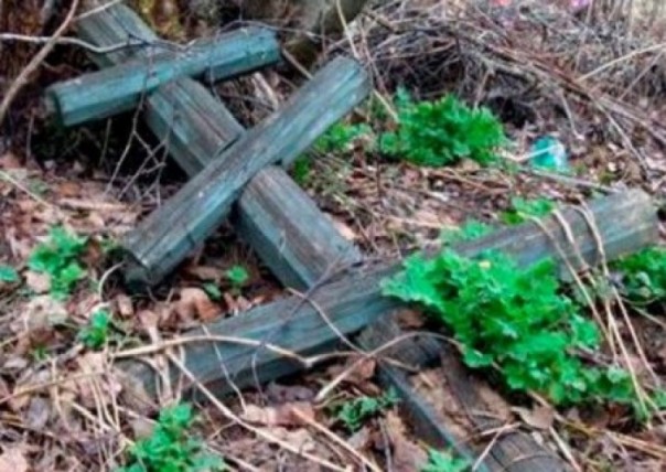 Во Львове поляки пытались устроить фаер-шоу на кладбище