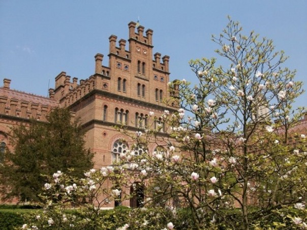 Румыния посягает на Буковину: Бухарест выпустил юбилейные монеты с Черновицким университетом