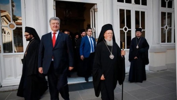 Константинополь обманул Киев: будет не автокефалия, а полное подчинение