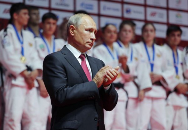 Абэ пригласил Путина в Японию на ЧМ по дзюдо