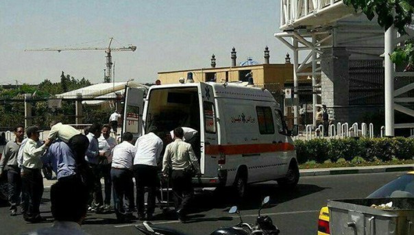 Очередной теракт возле военной базы на юго-востоке Ирана. Слышна стрельба