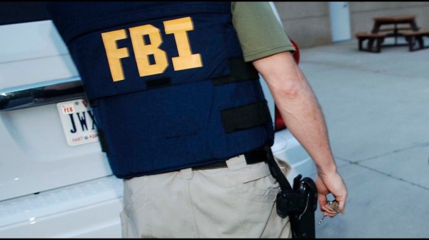 Охота на ястребов. ФБР подозревает всех?