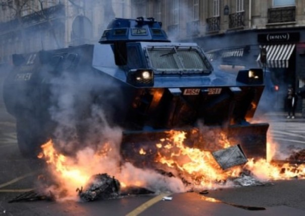 Число задержанных в Париже достигло полутора тысяч