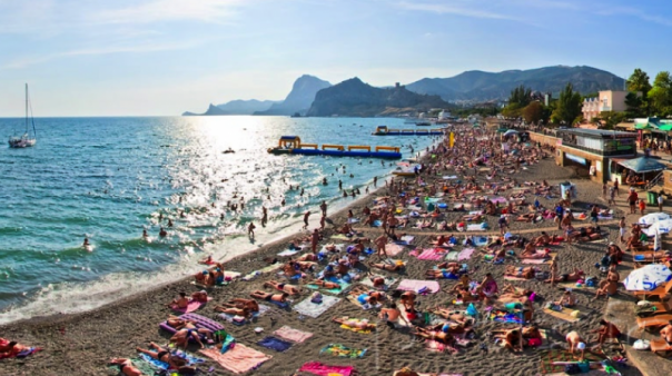 Крым поставил уникальный рекорд: на полуострове зафиксировано самое большое число туристов за всю его российскую историю