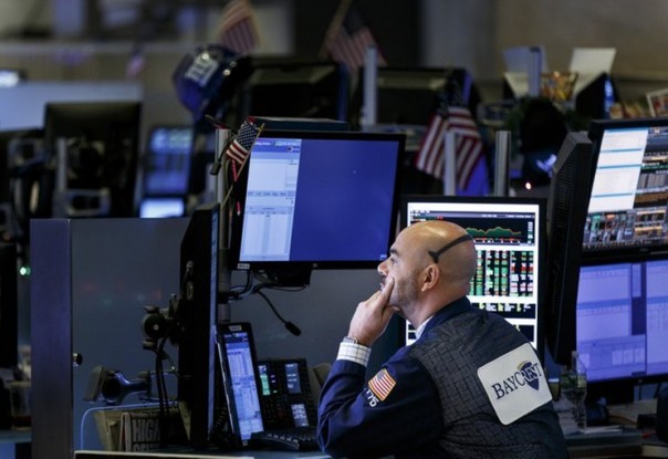 Акции Apple упали из-за провально низких продаж iPhone