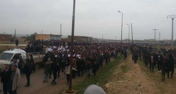 Предатели! Не уходите! Курды протестуют в ярости из-за вывода войск США из Сирии