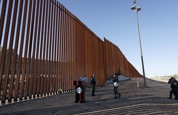 Американское шоу: Трамп обвинил демократов в смерти детей-мигрантов