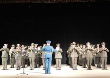 В г. Гюмри военнослужащие 102 российской военной базы отпраздновали 77-ую годовщину со дня образования соединения.