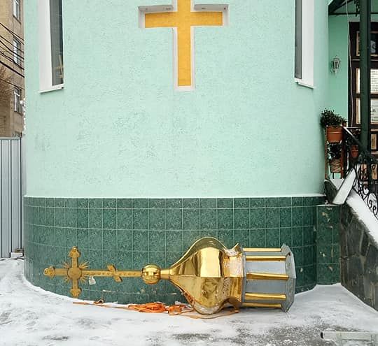 В вотчине Порошенко демонтировали купол с крестом с храма УПЦ МП | Общину храма в Виннице выселили из-за отказа переходить в «новую церковь»