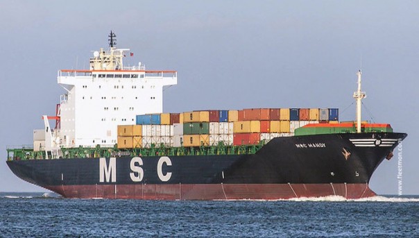 Судно с захваченными российскими моряками направилось из Бенина в Нигерию