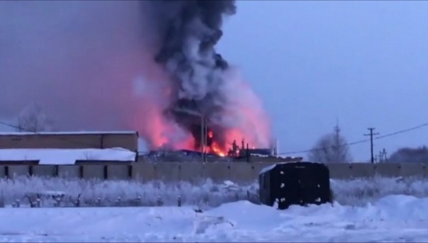 Под Оренбургом вспыхнул завод промышленного цинкования