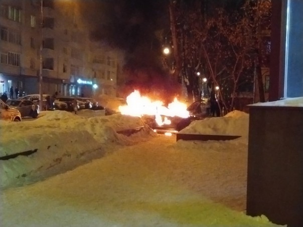 Когда паркуешься как мудак и скроил на пожаротушении (18+)