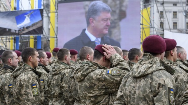 "Он же спецназ весь положил": Российский офицер назвал пирровой победой внедрение Порошенко лозунга "Иду на вы"
