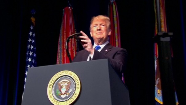 Трамп пригрозил новым шатдауном, если ему не дадут денег на стену с Мексикой