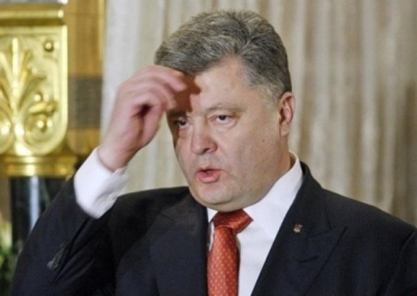 Порошенко молится на икону с собственным ликом - Онищенко