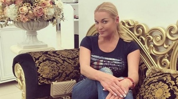 Волочкова, радуясь задержанию сенатора Арашукова, обвинила его в сексуальных домогательствах