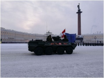Парад в честь юбилея освобождения Ленинграда от блокады: новейшие образцы техники на Дворцовой