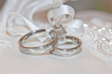 На Украине девушка официально вышла сама за себя замуж