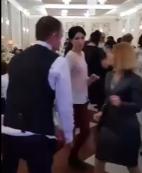 До слез: поступок ревнивицы на свадьбе рассмешил пользователей сети