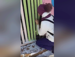 "Ну не плачь". В  детсаде на Урале двухлетнего малыша забыли на морозе