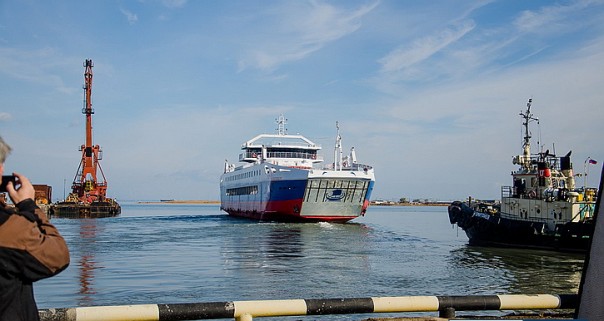 Стало известно, зачем Россия опять запустила паромы в Крым