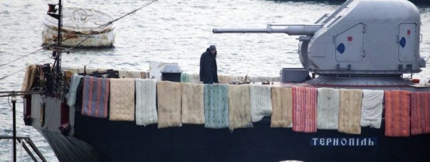 Украинским рыбакам придется ходить под конвоем у берега и отстегивать за охрану