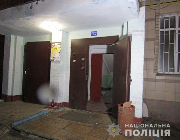 В Бердичеве на дверь квартиры повесили гранату | В Ровно произошел взрыв возле частного дома